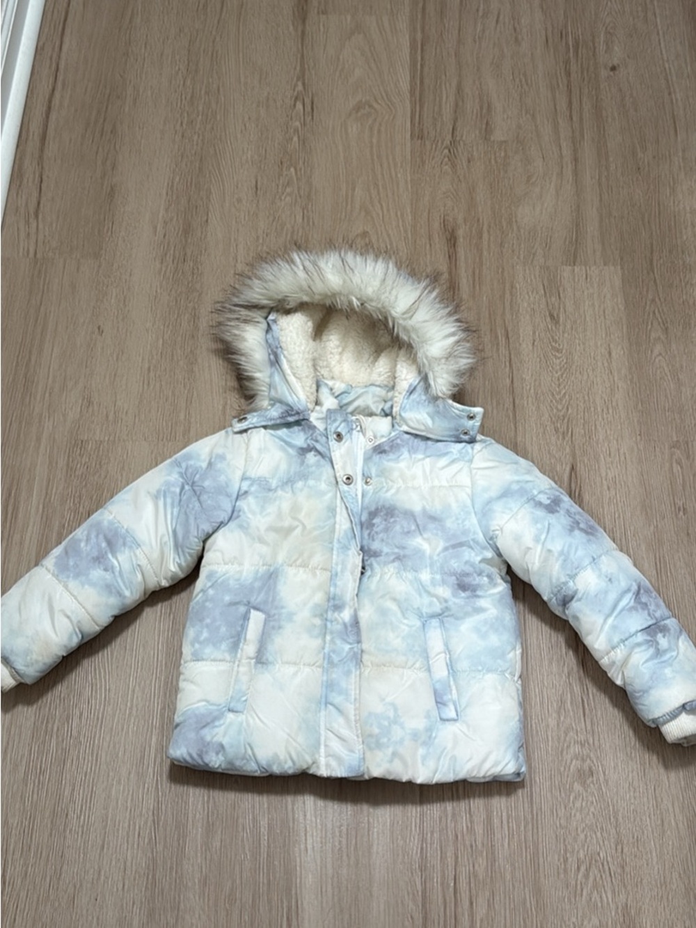 Kids' Faux-Fur Hooded Puffer Jacket - Light Blue Cloud Print
